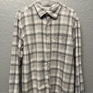 American Eagle Men’s Super Soft Flannel Gray and White Plaid Button-Down Shirt L